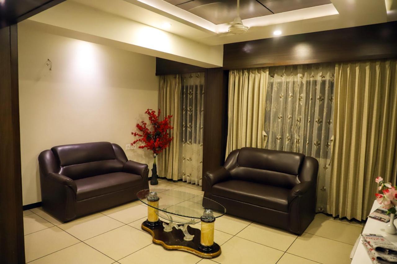 Hotel Kirti Jamnagar Exterior photo